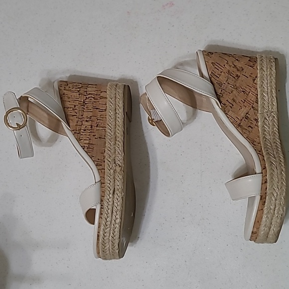 White wedge sandals with ankle strap size 9 - Picture 3 of 10